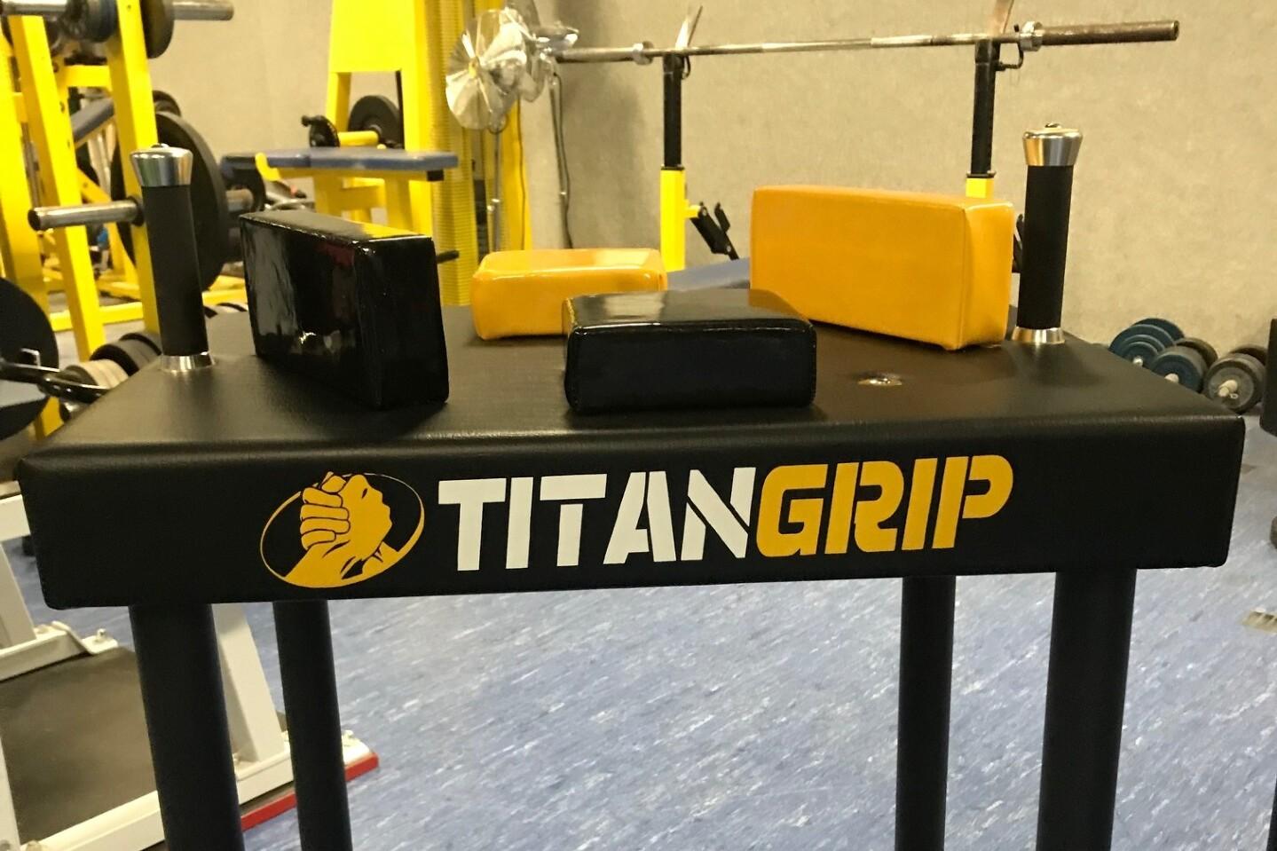 Der neue Kindertisch von Titan-Grip für die Armringabteilung