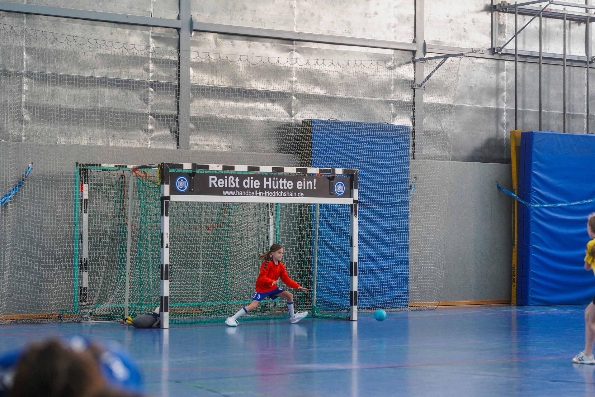 Torwurf beim Neujahrsturnier 2026