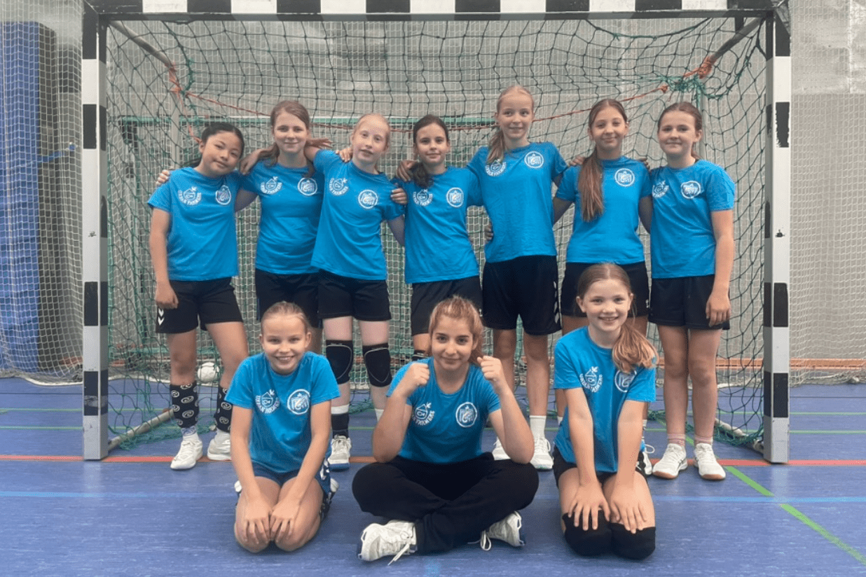 Sommercamp 2025 Gruppenbild der Sommercamp-Teilnehmerinnen 2025