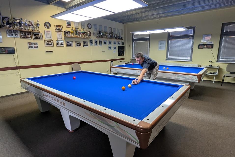 Die neuen Billardtische erm&ouml;glichen ein v&ouml;llig neues Spielgef&uuml;hl, wie man auf sieht.