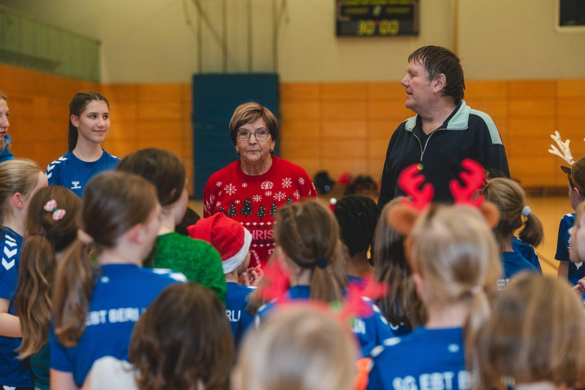 Letzte Teambesprechung f&uuml;r die E+ F Jugend bevor es in die Weihnachtsferien geht.