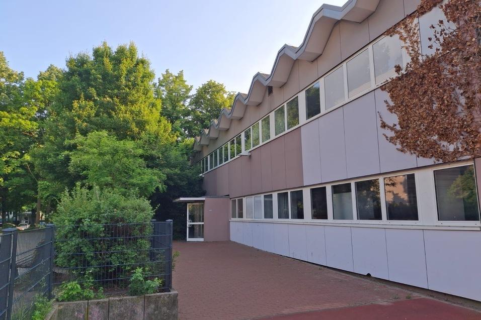 Foto von der Außenansicht der Sporthalle in der Koppenstraße